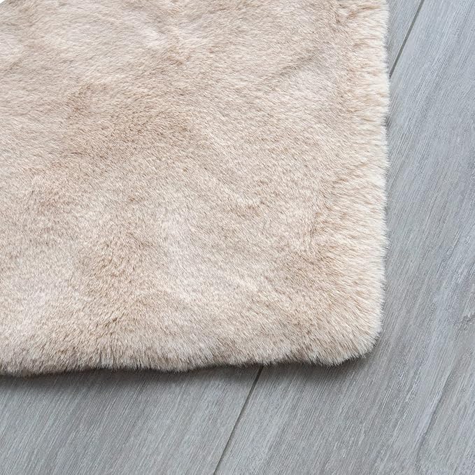 Beige Plush Faux Rabbit Shaggy Fur Rugs for Bedroom Small Shag Washable Fluffy Fur Rug for Living Room Fuax Sheepskin Rug 2x3 Nursery Rectange Rugs