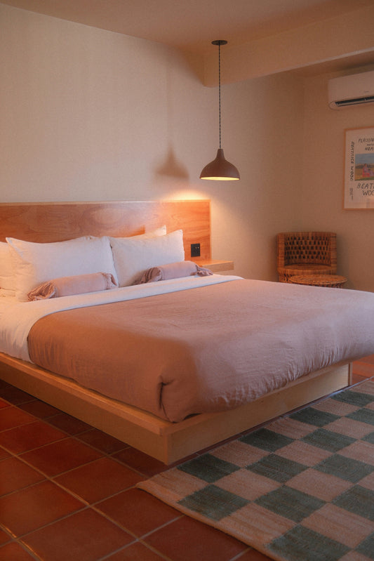 How to Choose Bedding for a Multi-Use Guest Room