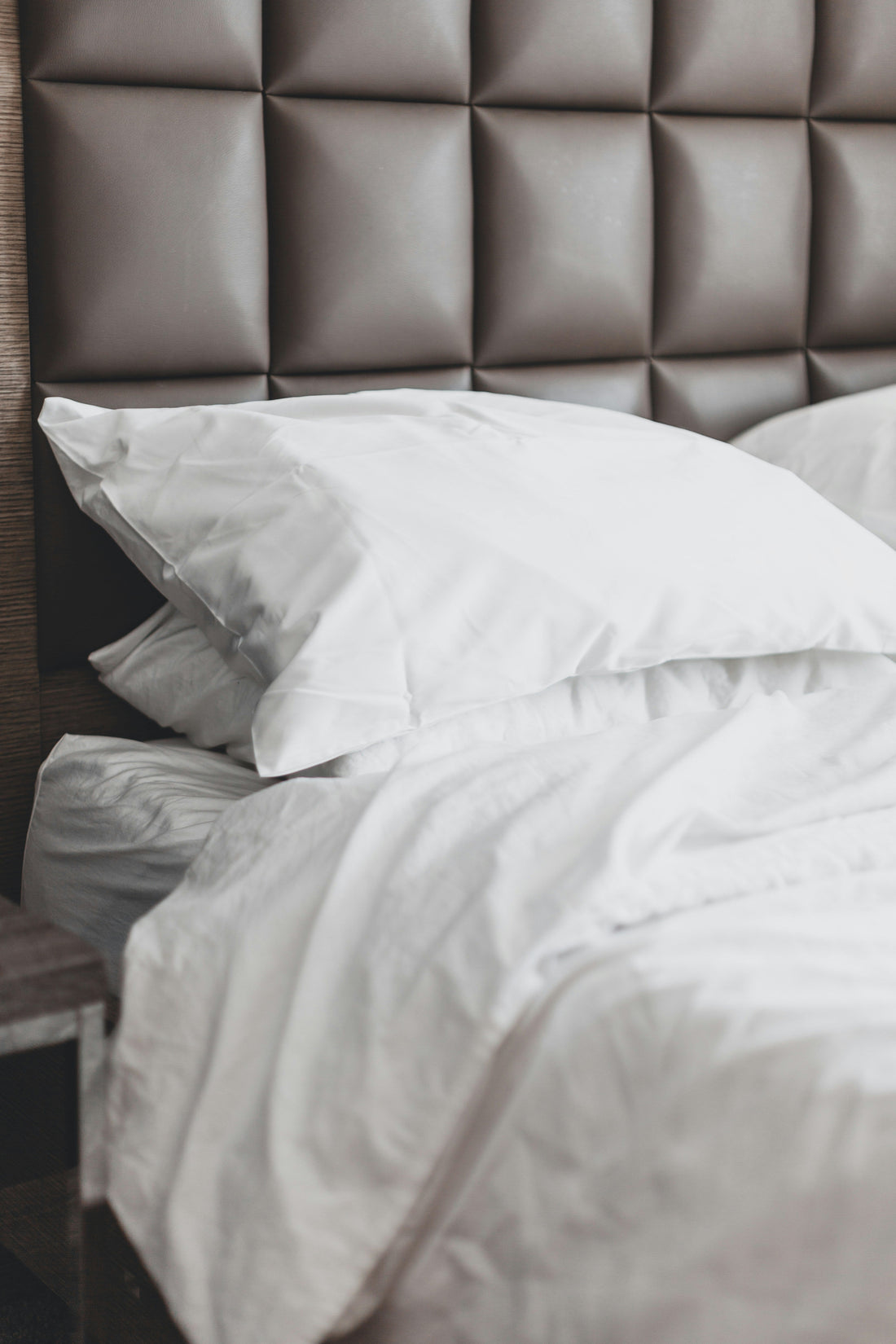 Choosing Fitted Sheets for Extra-Deep Mattresses and Thick Mattress Toppers