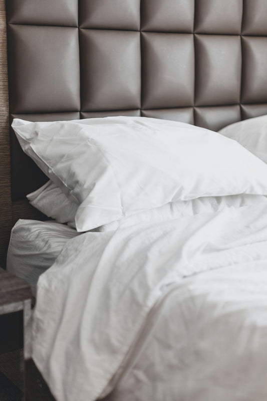 Choosing Fitted Sheets for Extra-Deep Mattresses and Thick Mattress Toppers