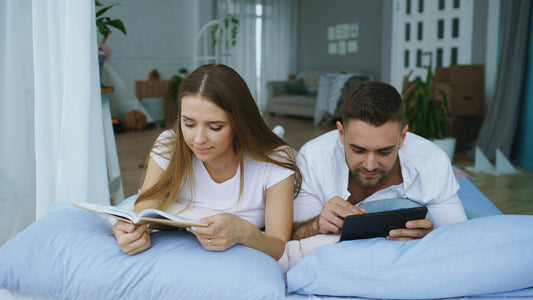 How to Choose Bedding Colors for a Shared Bedroom
