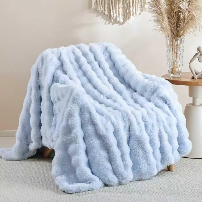 Blankets & Throws
