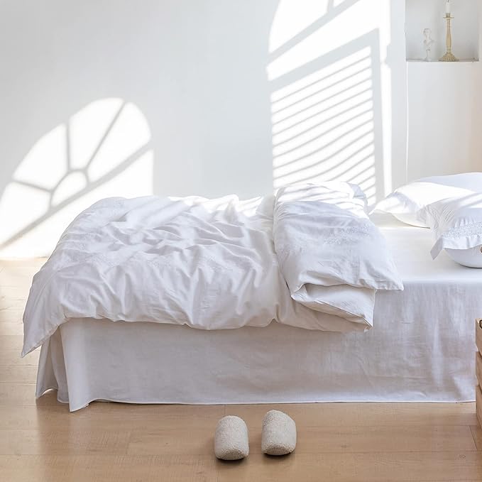 BISELINA French Linen Bed Skirt with Pleated Corner 18-Inch Tailored Drop Natural Flax Cotton Blend Basic Dust Ruffle Soft Cozy Farmhouse Bedding (18" Twin, Basic White)