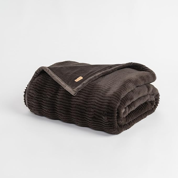 EVERGRACEHOME Ultra Soft Faux Fur Throw Blanket for Couch, Luxury Sculpted Texture Faux Rabbit Fur Blanket for Bed, Fluffy Thick Plush Warm Fuzzy Throw, 920GSM (Dark Brown, 60''x80'')
