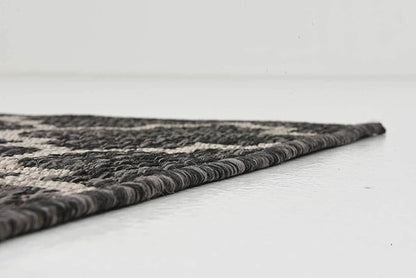 Unique Loom Outdoor Trellis Collection Area Rug (2' x 3' 1" Runner, Black/ Ivory)