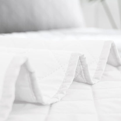 Easy-Going Full/Queen Size Reversible Quilt Set with 1 Quilt and 2 Pillow Shams, Soft Bed Quilt Cover, Water Resistant Lightweight Microfiber Bedspread, Stain Resistant, White/White