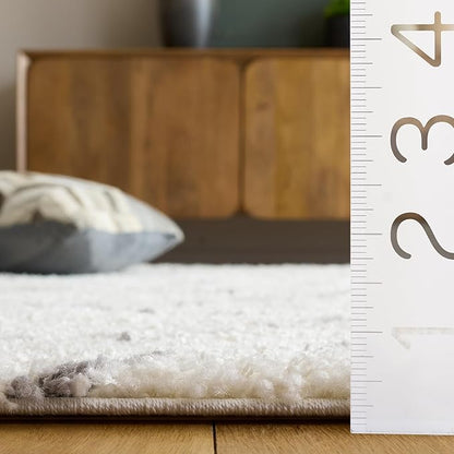SAFAVIEH Arizona Shag Collection Area Rug - 6'7" x 9'2", Ivory & Grey, Moroccan Boho Design, Non-Shedding & Easy to Clean, Ideal for Living Room, Bedroom, Dining Space (ASG743F)
