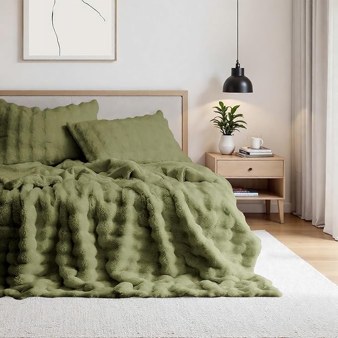Lotus Karen Faux Fur Throw Blanket Dark Green - 800 GSM Bubble Rabbit Fluff Blanket for Couch Bed Sofa,Softest Fluffy Fuzzy Cozy Blanket,Thick Furry Plush Shaggy Warm Blankets for Women,60x80 Inches