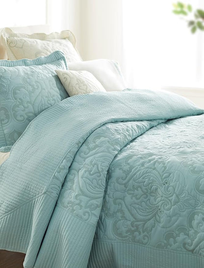 BrylaneHome Bedding Lightweight All Season Modern Amelia Quilted Damask Oversized Ultra Soft Bedspread - Queen, Ashley Blue