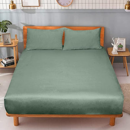 ROYALE LINENS 300 Thread Count 100% Long Staple Combed Cotton Fitted Sheet Queen - Super Soft Deep Pocket Bottom Sheet - Fitted Sheets Only - Elastic Sheets (Queen, Sage Green)