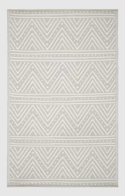 Fab Habitat Chevron Outdoor Rug - Waterproof, Fade Resistant, Crease-Free - Premium Recycled Plastic - Striped - Porch, Deck, Balcony, Mudroom, Laundry Room, Patio - Patan - Beige - 3 x 5 ft