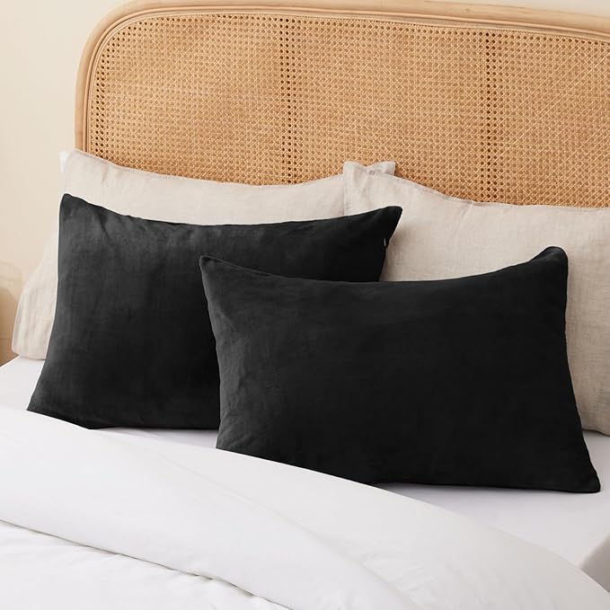 BEDELITE Flannel King Size Pillow Cases Set of 2, Super Soft Fleece Pillowcases with Zipper for Bedroom, Sofa, Couch,Luxury Cozy Fuzzy Velvet Pillow Shams for All Seasons(20x36 Inches,Black)