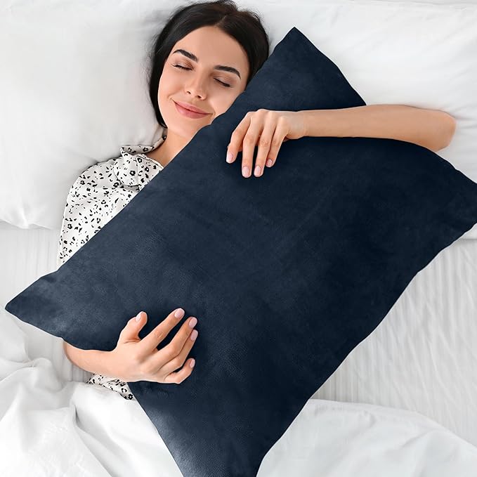 BEDELITE Flannel Pillowcases Standard Set of 2, Super Soft Fleece Pillow Case Cover with Zipper for Bedroom, Sofa, Couch,Luxury Cozy Fuzzy Velvet Pillow Shams for All Seasons(20x26 Inches, Navy)