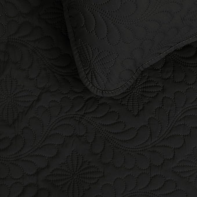 Easy-Going Twin Size Reversible Quilt Set with 1 Quilt and 1 Pillow Sham, Soft Bed Quilt Cover, Water Resistant Lightweight Microfiber Bedspread, Stain Resistant, Olive Leaf-Black/Beige