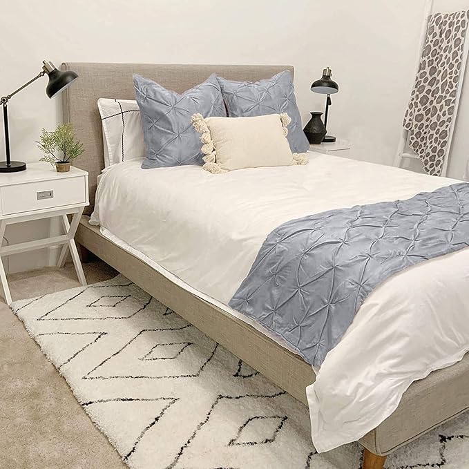 Bed Runner Set - 100% Pure Cotton 800 Thread Count - Luxury 1 Pinch Pleated Bed Runner and 2 Pillow Cover - 3 Piece Pinch Pleated Bed Runner Set King, Light Grey