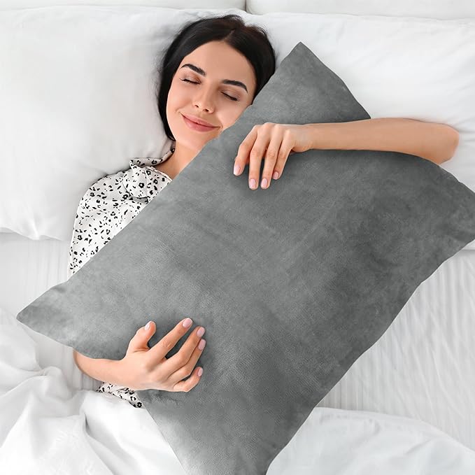 BEDELITE Flannel Pillowcases Standard Set of 2, Super Soft Fleece Pillow Case Cover with Zipper for Bedroom, Sofa, Couch,Luxury Cozy Fuzzy Velvet Pillow Shams for All Seasons(20x26 Inches, Gray)
