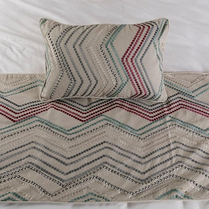 The HomeCentric King Queen Twin Beige Linen Bed Runner & Decorative Throw Pillow Cover, Queen Size 74"x18" Bed Runner with 2 Pillow Cover, Linen & Embroidery, Chevron Modern Pattern - Dotty Chevron
