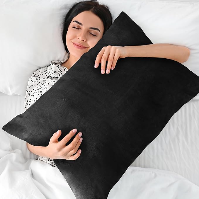 BEDELITE Flannel King Size Pillow Cases Set of 2, Super Soft Fleece Pillowcases with Zipper for Bedroom, Sofa, Couch,Luxury Cozy Fuzzy Velvet Pillow Shams for All Seasons(20x40 Inches,Black)