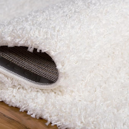 Unique Loom Solid Shag Collection Area Rug (6' 1" Octagon, Snow White)