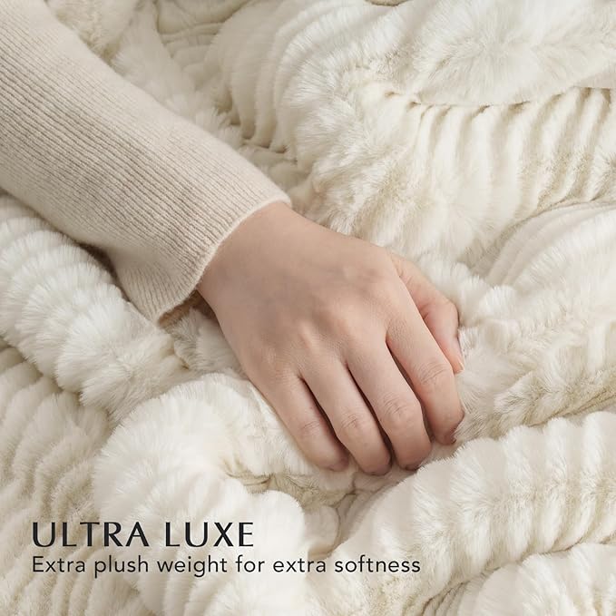 EVERGRACEHOME Ultra Soft Faux Fur Throw Blanket for Couch, Luxury Sculpted Texture Faux Rabbit Fur Blanket for Bed, Fluffy Thick Plush Warm Fuzzy Throw, 920GSM (Ivory White, 50''x60'')