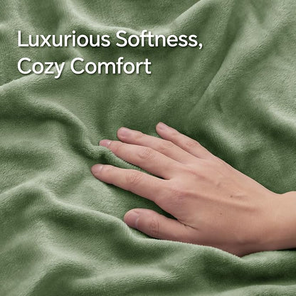 BEDELITE Flannel Pillow Cases Queen Size Set of 2, Super Soft Fleece Pillowcases with Zipper for Bedroom, Sofa, Couch,Luxury Cozy Velvet Pillow Shams for All Seasons(20x30 Inches,Sage Green)