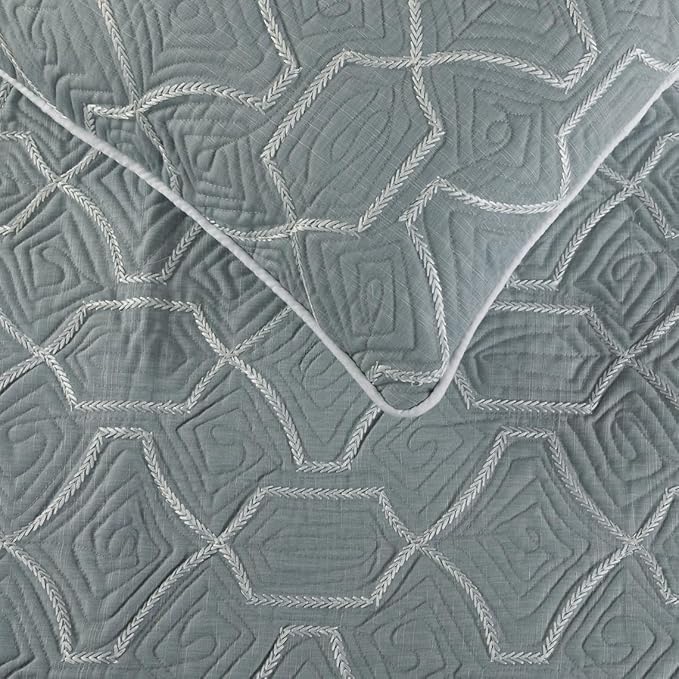 The HomeCentric King Queen Twin Grey Blue Bed Runner with Decorative Throw Pillow Cover, Twin Size 53"x18" Bed Runner with Pillow Cover, Linen Quilted Embroidery, Modern Contemporary - Atmosphere