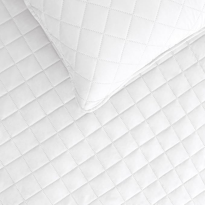 Easy-Going Full/Queen Size Reversible Quilt Set with 1 Quilt and 2 Pillow Shams, Soft Bed Quilt Cover, Water Resistant Lightweight Microfiber Bedspread, Stain Resistant, White/White