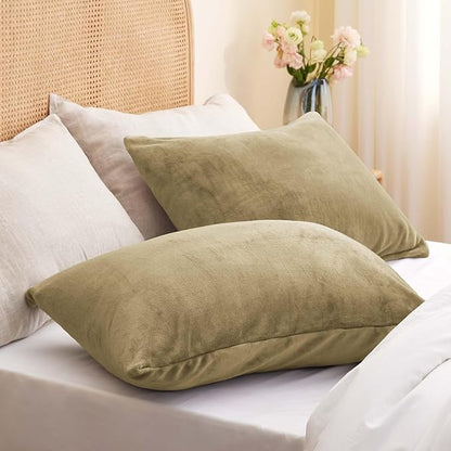 BEDELITE Flannel King Size Pillow Cases Set of 2, Super Soft Fleece Pillowcases with Zipper for Bedroom, Sofa, Couch,Luxury Cozy Fuzzy Velvet Pillow Shams for All Seasons(20x36 Inches,Camel)