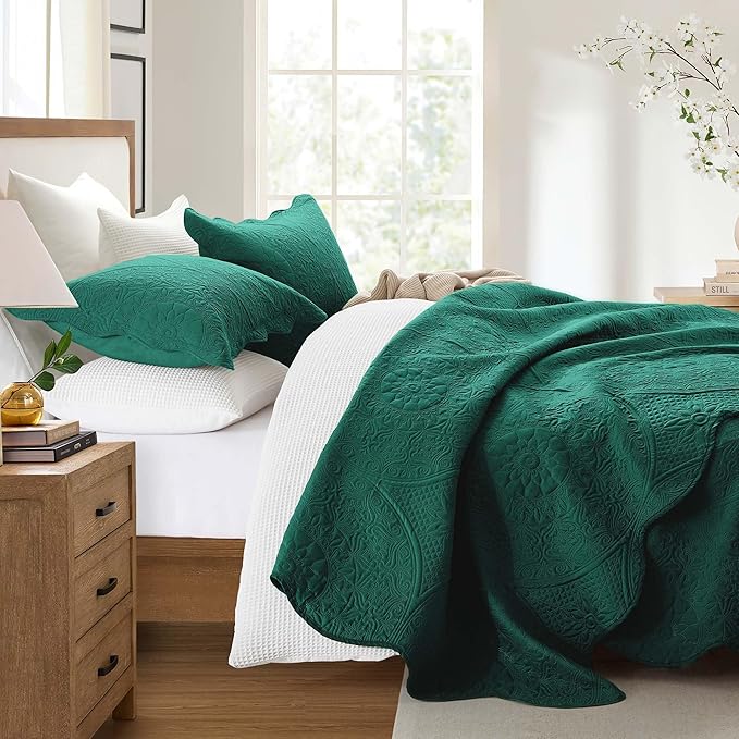 IR Imperial Rooms 10 Pack Twin Quilt Bedding Set (68" x 86") - Bulk Wholesale for Hotels, Guest Bedroom & Airbnbs - Lightweight Microfiber Reversible Floral Embossed Quilts Bedspreads (Emerald)