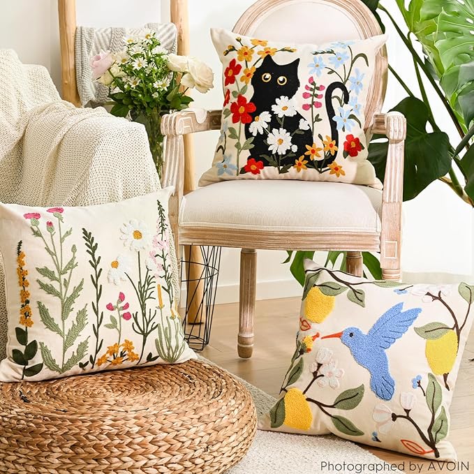 AVOIN colorlife Holiday Floral Embroidered Decorative Throw Pillow Cover, 18 x 18 Inch Daisy Colorful Flowers Tufted Patterned Linen Cushion Case for Bedroom Living Room Sofa Couch