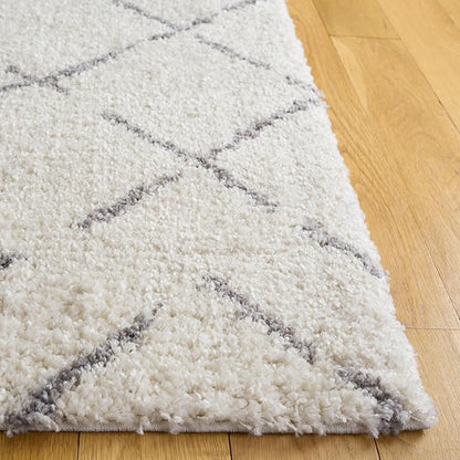 SAFAVIEH Arizona Shag Collection Area Rug - 5'1" x 7'6", Ivory & Grey, Moroccan Boho Design, Non-Shedding & Easy to Clean, Ideal for Living Room, Bedroom, Dining Space (ASG743F)