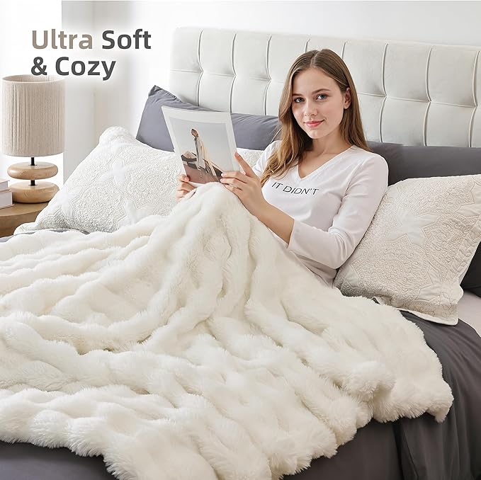 Smoofy Faux Fur Throw Blanket for Couch – Cream White Fluffy Cozy Rabbit Fleece, Plush Soft Bubble Blanket for Sofa & Bed, for Mom, Warm Fuzzy Home Room Decor Throw 50" x 60"