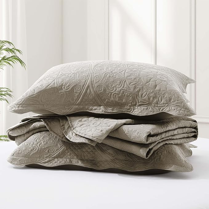 IR Imperial Rooms 8 Pack Quilt King Size Bedding (106" x 96") - Bulk Wholesale for Hotels, Guest Bedroom & Airbnbs - Lightweight Microfiber Reversible Floral Embossed Quilts Bedspreads (Beige)
