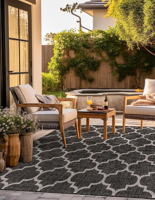 Unique Loom Outdoor Trellis Collection Area Rug (6' 1" Square Black/Ivory)