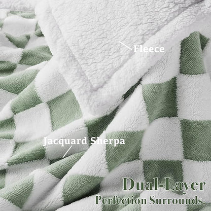 Checkered Dog Blanket, Sage Green Jacquard Sherpa Blankets for Small Dog and Cats, Cute Aesthetic Style Fluffy Fleece Pets Blanket for Couch Protection Washable, 30"x40"