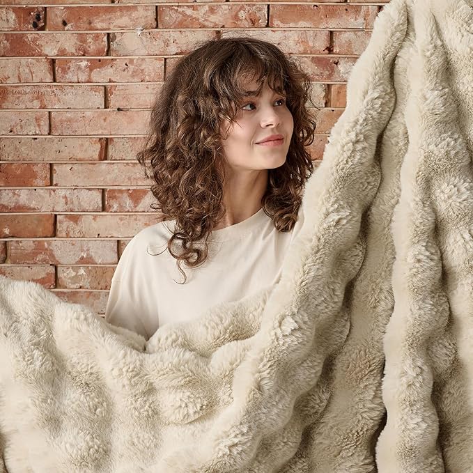 Lotus Karen Faux Fur Throw Blanket Linen - 800 GSM Bubble Rabbit Fluff Blanket for Couch Bed Sofa,Softest Fluffy Fuzzy Cozy Blanket,Thick Furry Plush Shaggy Warm Blankets for Women,60x80 Inches