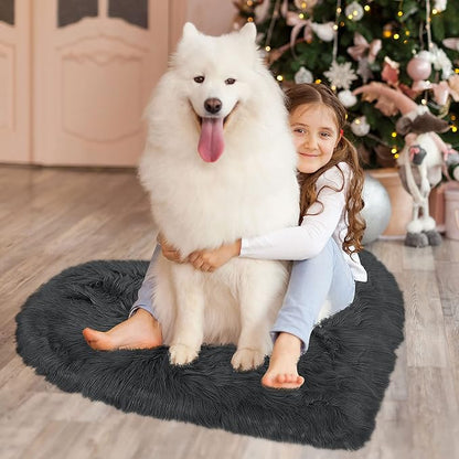 uxcell Heart Shaped Rugs for Bedroom,Small Aesthetic Carpet Girls,Cute Shaggy Floor Mirror Mat,Pastel Furry Throw Rug 2.3ftx3ft, Dark Gray