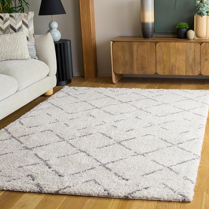 SAFAVIEH Arizona Shag Collection Area Rug - 5'1" x 7'6", Ivory & Grey, Moroccan Boho Design, Non-Shedding & Easy to Clean, Ideal for Living Room, Bedroom, Dining Space (ASG743F)