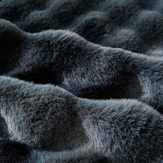 Faux Fur Decorative Throw Pillow Cover Plush Thick Bubble Pillow Covers Luxury Soft Cozy Accent Pillowcase for Spring Sofa Living Room Couch Bed (Dark Grey,18"x18")