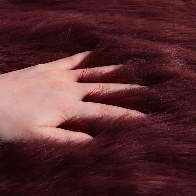 uxcell Heart Shaped Rugs for Bedroom,Small Aesthetic Carpet Girls,Cute Shaggy Floor Mirror Mat,Pastel Furry Throw Rug 2.3ftx3ft, Burgundy