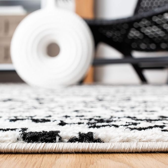 SAFAVIEH Area Rug 9x12 - Tulum Collection - Large - Ivory & Black, Moroccan Boho Tribal Design, Non-Shedding & Easy to Clean, Ideal for Living Room, Bedroom, Dining Space (TUL272B)