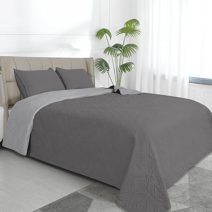 Easy-Going Full/Queen Size Reversible Quilt Set with 1 Quilt and 2 Pillow Shams, Soft Bed Quilt Cover, Water Resistant Lightweight Microfiber Bedspread, Stain Resistant, Olive Leaf-Gray/Light Gray