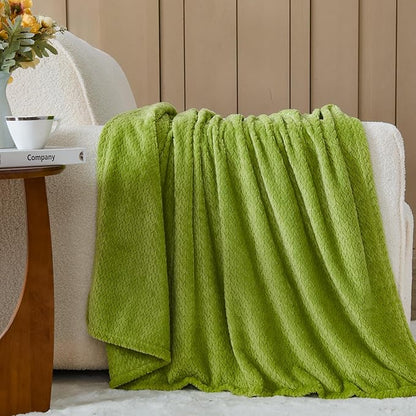 NEWCOSPLAY Super Soft King Blanket Green Premium Silky Flannel Fleece Leaves Pattern Lightweight Bed Blanket All Season Use (Green, King(90"x110"))