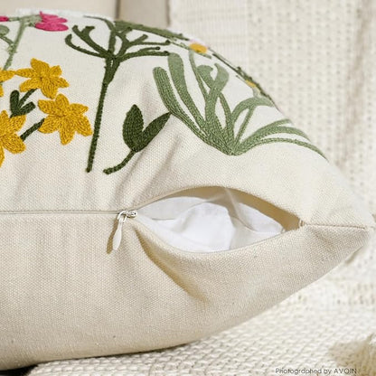 AVOIN colorlife Holiday Floral Embroidered Decorative Throw Pillow Covers Set of 2, 18 x 18 Inch Daisy Colorful Flowers Tufted Patterned Linen Cushion Cases for Bedroom Living Room Sofa Couch