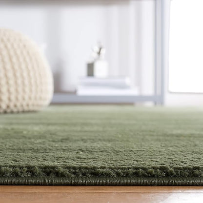 SAFAVIEH Revive Collection Accent Rug - 2'7" x 5', Green, Solid Design, Non-Shedding & Easy Care, Ideal for High Traffic Areas in Entryway, Living Room, Bedroom (REV102Y)