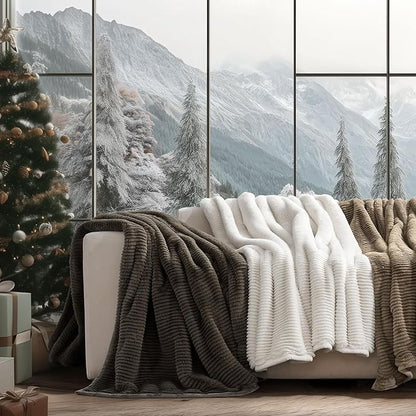 EVERGRACEHOME Ultra Soft Faux Fur Throw Blanket for Couch, Luxury Sculpted Texture Faux Rabbit Fur Blanket for Bed, Fluffy Thick Plush Warm Fuzzy Throw, 920GSM (Natural Tan, 50''x60'')