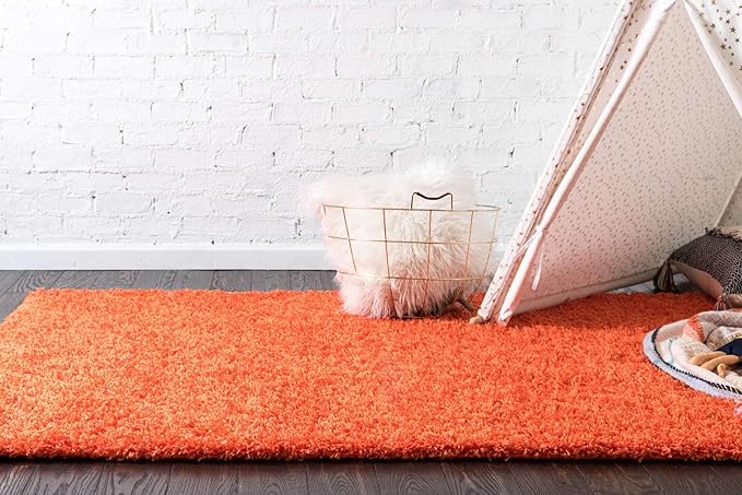 Unique Loom Solid Shag Collection Area Rug (7' 1" x 10' Rectangle, Tiger Orange)
