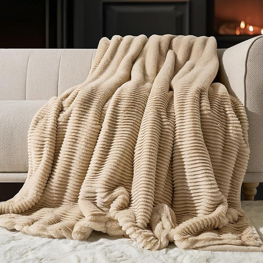 EVERGRACEHOME Ultra Soft Faux Fur Throw Blanket for Couch, Luxury Sculpted Texture Faux Rabbit Fur Blanket for Bed, Fluffy Thick Plush Warm Fuzzy Throw, 920GSM (Beige, 50''x60'')