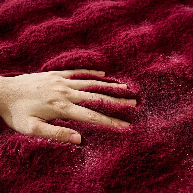 Christmas Faux Fur Decorative Throw Pillow Cover Plush Thick Bubble Pillow Covers Luxury Soft Cozy Accent Pillowcase for Spring Sofa Living Room Couch Bed (Wine Red,18"x18")