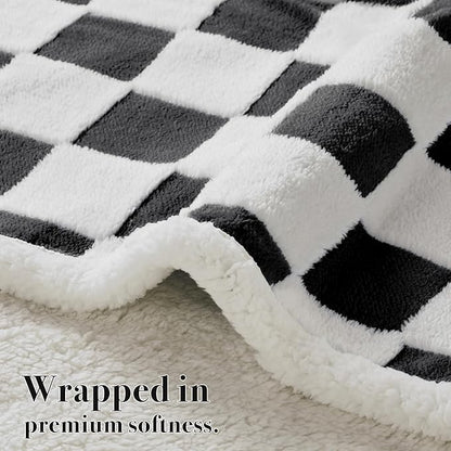 Checkered Dog Blanket, Black Jacquard Sherpa Blankets for Small Dog and Cats, Cute Aesthetic Style Fluffy Fleece Pets Blanket for Couch Protection Washable, 30"x40"